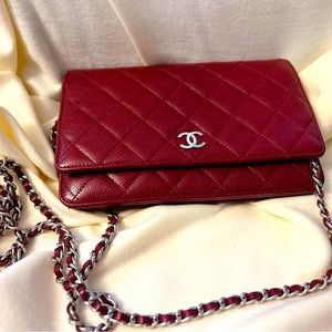 Chanel Classic WOC Wallet on Chain Crossbody can be worn on shoulder length.